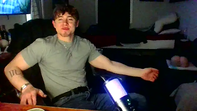 Snapshot of JCstrings chatting on March 2025 07:09:01 AM JCstrings online show from March 2025 07:09:01 AM