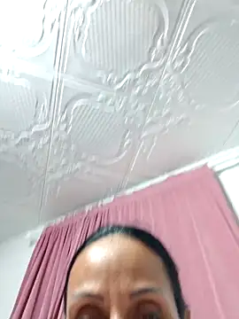 Snapshot of Ramona870 chatting on September 2025 08:33:02 PM Ramona870 online show from September 2025 08:33:02 PM