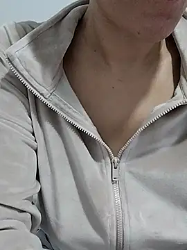 Snapshot of BUSE8821 chatting on October 2025 09:38:01 PM BUSE8821 online show from October 2025 09:38:01 PM