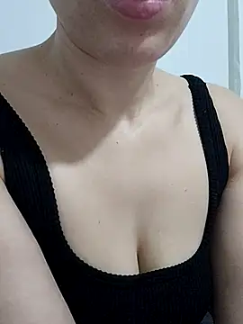 Snapshot of BUSE8821 chatting on October 2025 09:04:01 PM BUSE8821 online show from October 2025 09:04:01 PM