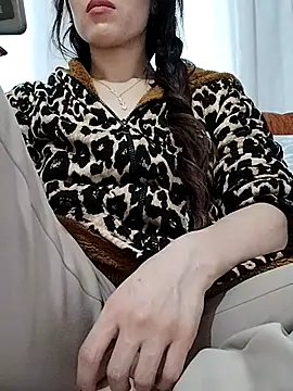 Snapshot of BUSE8821 chatting on November 2025 01:58:02 PM BUSE8821 online show from November 2025 01:58:02 PM