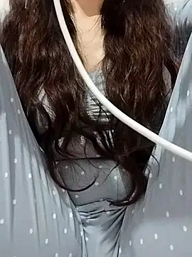 Snapshot of BUSE8821 chatting on December 2025 05:32:01 PM BUSE8821 online show from December 2025 05:32:01 PM