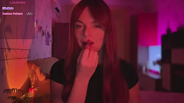 CherryRed Girl online show from May 2026 09:45:01 PM