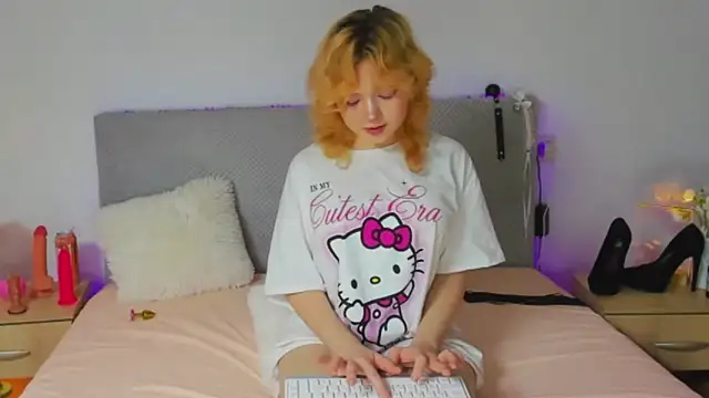 Snapshot of EmilyAngells chatting on November 2025 08:36:01 AM EmilyAngells online show from November 2025 08:36:01 AM