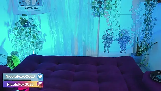 NicoleFox23  online show from April 2026 11:16:01 PM