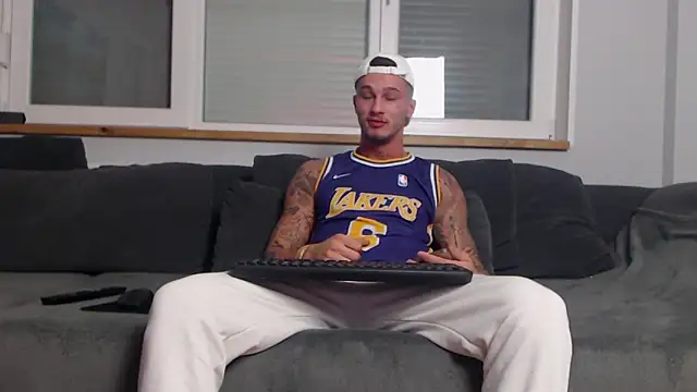 Zzedd online show from March 2025 05:43:02 PM