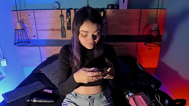 ChloeAllennn online show from December 2025 12:01:02 PM