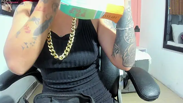 Snapshot of Georgina_Vega chatting on October 2025 07:43:01 AM Georgina Vega online show from October 2025 07:43:01 AM