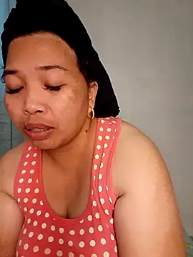 Snapshot of Sweet_fatty18 chatting on February 2026 01:48:02 AM Sweet fatty18 online show from February 2026 01:48:02 AM