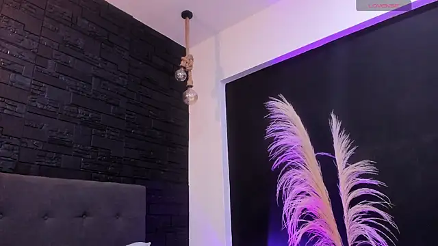 Maite Smith  online show from September 2025 12:10:01 PM