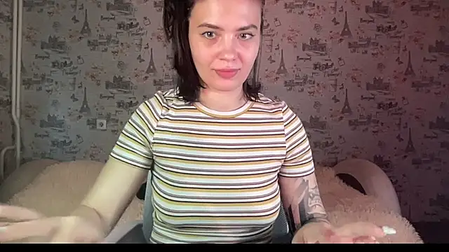 Just Scarlet  online show from September 2025 10:51:02 AM