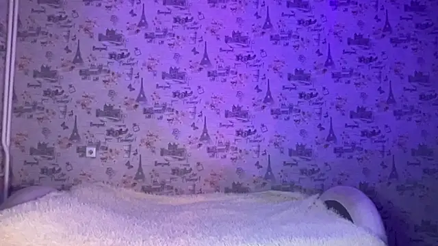 Just Scarlet  online show from October 2025 10:37:02 AM