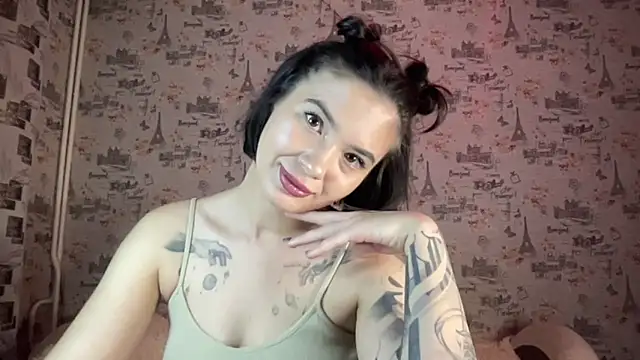 Just Scarlet  online show from October 2025 02:57:02 PM