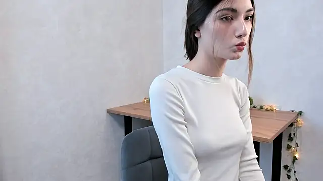 Snapshot of FloraEves chatting on March 2025 04:15:02 AM FloraEves online show from March 2025 04:15:02 AM