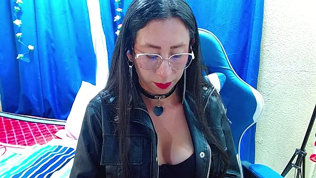 Gia leinn online show from April 2026 12:24:02 AM