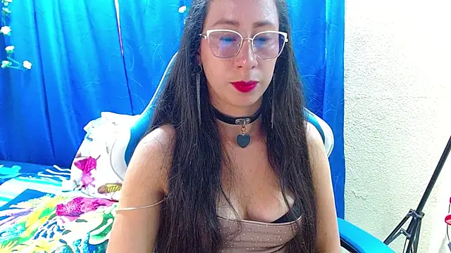 Gia leinn online show from April 2026 08:57:02 PM