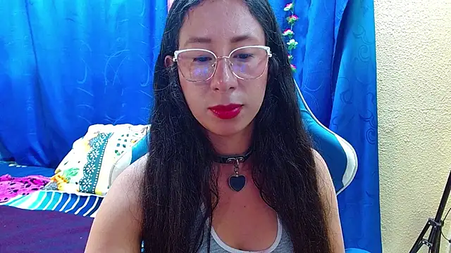 Gia leinn online show from May 2026 07:45:02 PM