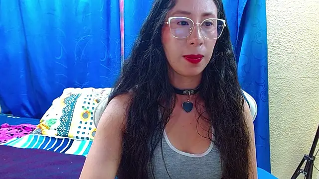 Gia leinn online show from May 2026 08:29:01 PM