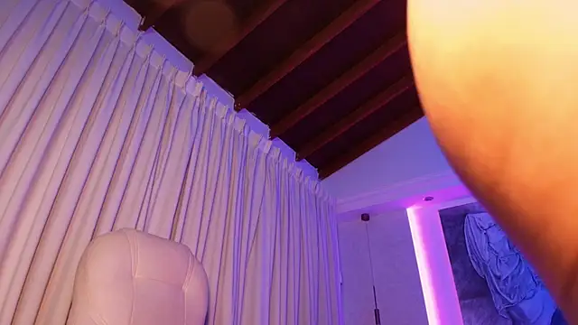 hannah thomson  online show from March 2025 12:20:02 AM