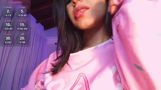 hannah thomson  online show from March 2025 10:28:01 PM