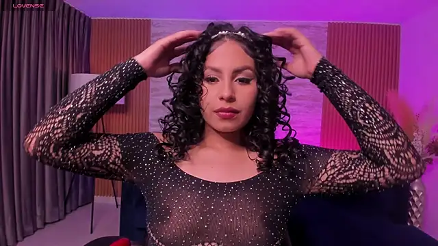 hannah thomson  online show from October 2025 04:13:01 AM