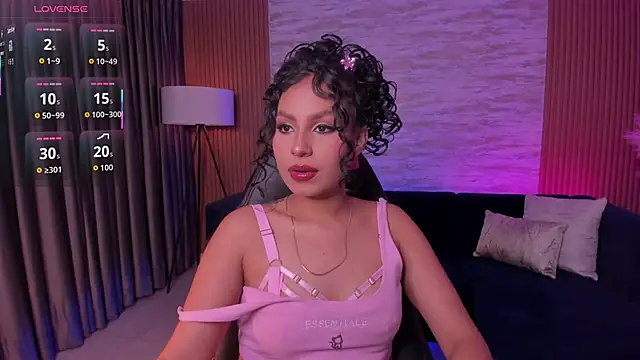 hannah thomson  online show from October 2025 03:14:01 AM