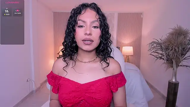 hannah thomson  online show from February 2026 03:23:01 AM