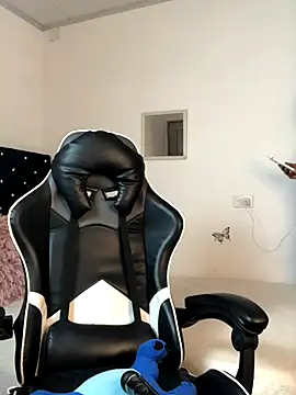 Snapshot of ValerieBlakee chatting on November 2025 02:12:02 PM ValerieBlakee online show from November 2025 02:12:02 PM