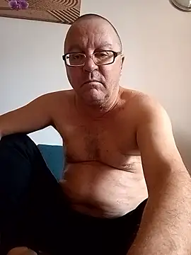 Snapshot of Vali1969 chatting on January 2026 12:42:01 PM Vali1969 online show from January 2026 12:42:01 PM