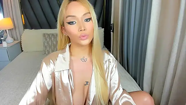 Snapshot of KylieSonique chatting on January 2026 05:01:02 AM KylieSonique online show from January 2026 05:01:02 AM