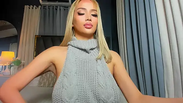 Snapshot of KylieSonique chatting on February 2026 04:56:01 AM KylieSonique online show from February 2026 04:56:01 AM