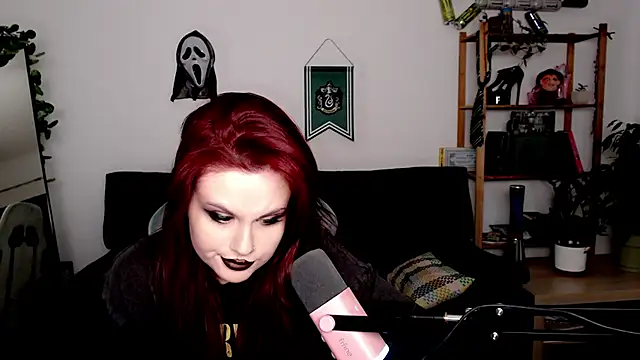 Della Ideal online show from November 2025 06:29:01 PM