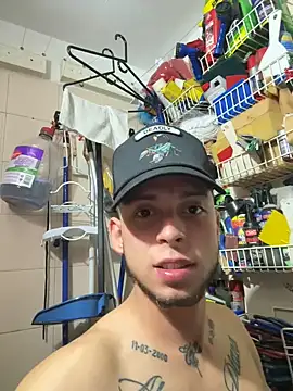 Snapshot of Cristopher1112 chatting on February 2026 04:33:02 AM Cristopher1112 online show from February 2026 04:33:02 AM