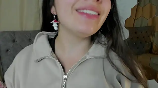 DaphneGlas online show from February 2026 04:37:02 PM