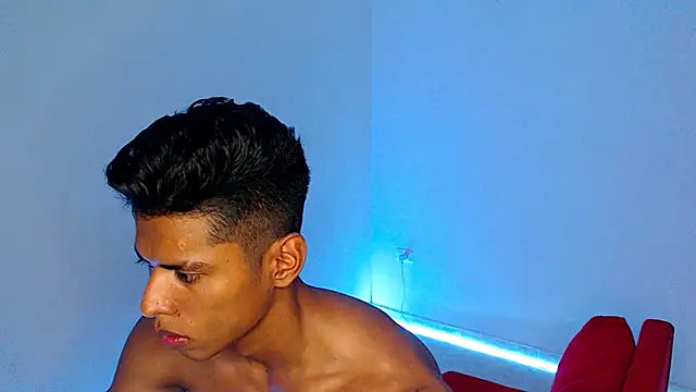 Snapshot of ken__owens chatting on February 2025 06:39:01 AM ken owens online show from February 2025 06:39:01 AM