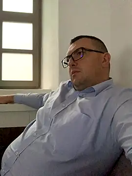 Mike8523 online show from October 2025 04:44:01 AM