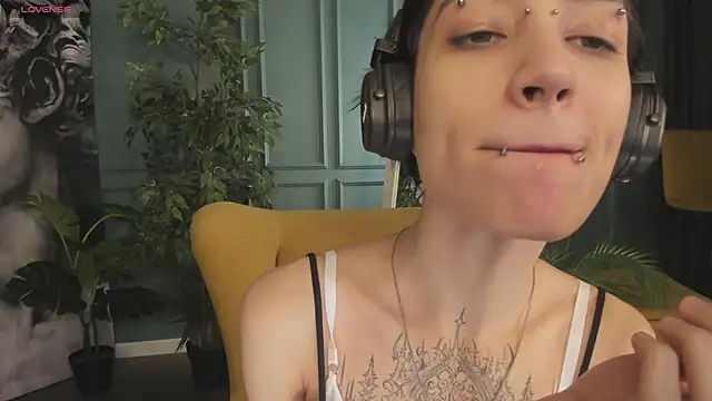 Snapshot of lisbatsyy chatting on March 2025 12:53:01 AM lisbatsyy online show from March 2025 12:53:01 AM