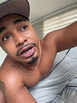 Snapshot of latinbbc_00 chatting on November 2025 03:04:01 PM latinbbc 00 online show from November 2025 03:04:01 PM