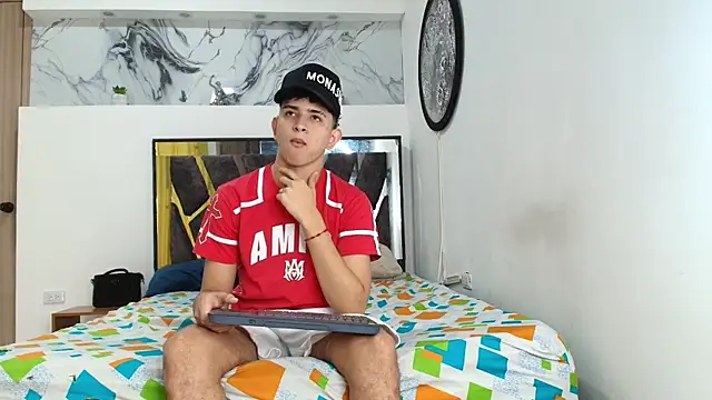 Snapshot of KING_OFF_BOYS chatting on September 2025 01:22:01 PM KING OFF BOYS online show from September 2025 01:22:01 PM