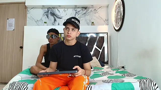 Snapshot of KING_OFF_BOYS chatting on September 2025 01:22:01 PM KING OFF BOYS online show from September 2025 01:22:01 PM