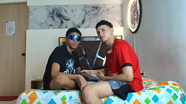 Snapshot of KING_OFF_BOYS chatting on October 2025 01:19:01 PM KING OFF BOYS online show from October 2025 01:19:01 PM