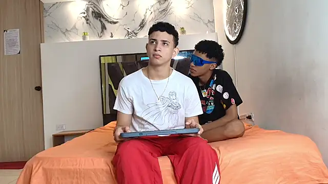 Snapshot of KING_OFF_BOYS chatting on October 2025 01:22:01 PM KING OFF BOYS online show from October 2025 01:22:01 PM