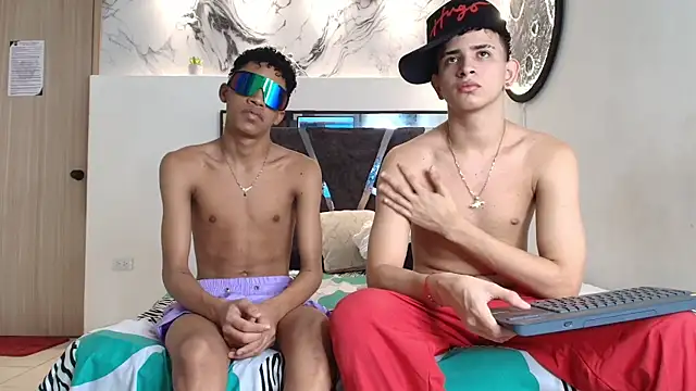 Snapshot of KING_OFF_BOYS chatting on October 2025 01:22:02 PM KING OFF BOYS online show from October 2025 01:22:02 PM