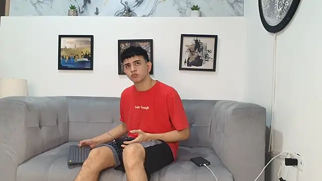 Snapshot of KING_OFF_BOYS chatting on December 2025 01:07:01 PM KING OFF BOYS online show from December 2025 01:07:01 PM