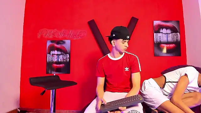 Snapshot of KING_OFF_BOYS chatting on March 2026 01:04:02 PM KING OFF BOYS online show from March 2026 01:04:02 PM