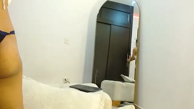 Snapshot of _tommy_and_anabel05 chatting on December 2025 04:10:01 AM tommy and anabel05 online show from December 2025 04:10:01 AM