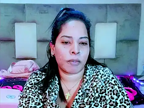 Snapshot of indiantopaz694u chatting on June 2026 06:07:01 AM indiantopaz694u online show from June 2026 06:07:01 AM