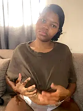 Snapshot of _DollFace_ chatting on November 2025 05:53:02 AM DollFace online show from November 2025 05:53:02 AM