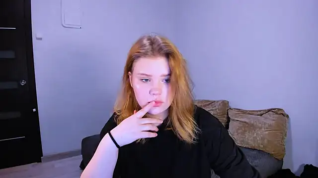 LaseyMoon online show from November 2025 12:43:01 AM