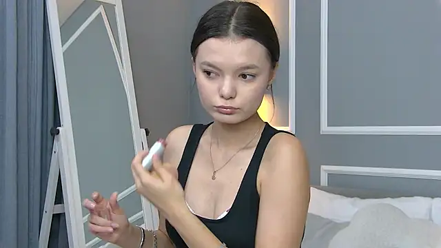 Snapshot of AsterQuinn chatting on October 2025 04:26:02 PM AsterQuinn online show from October 2025 04:26:02 PM